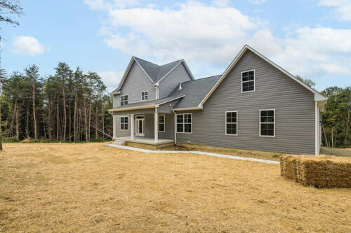 Caliber Home Builder, The Hart, Front view of the house from an angle