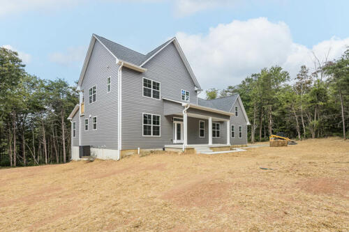 Caliber Home Builder, The Hart, Front and side of the house