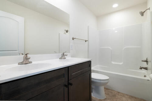 Caliber Home Builder, The Hart, bathroom with two sinks